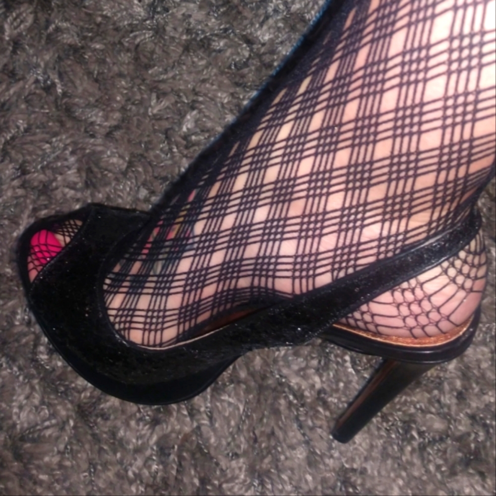 Size 7 black heel